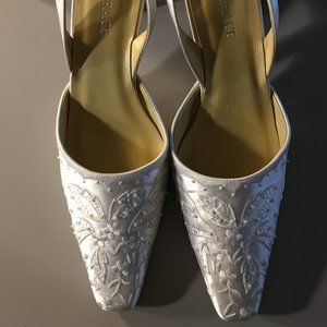 Classic Grace Silk Wedding Heels Size 7.5B- White